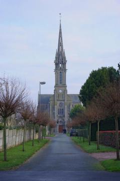 Église Saint-Nicolas et Saint-Guillaume, Hénanbihen, Côtes-d'Armor,France.