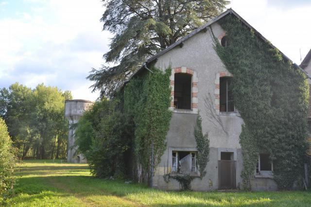 Anciennes installations industrielles du site minier de La Lande (Bosmoreau-les-Mines, Creuse, France).