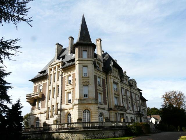Le château de Bassy, Saint-Médard-de-Mussidan, Dordogne, France.