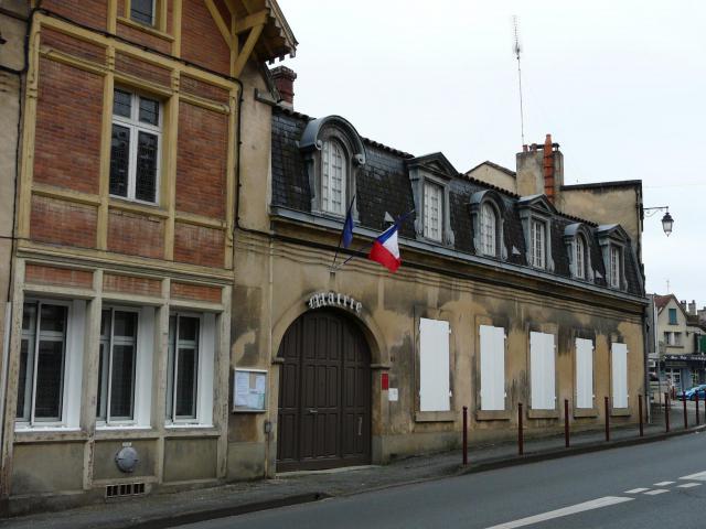 La mairie de Mouleydier, Dordogne, France.