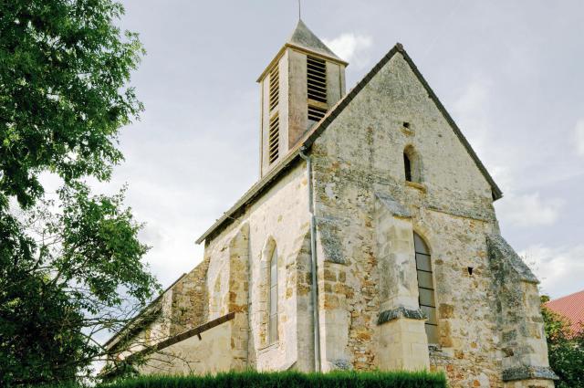 Cette église renferme une stalle en bois de trois places du 15ème siècle elle est classée au tite "objets".