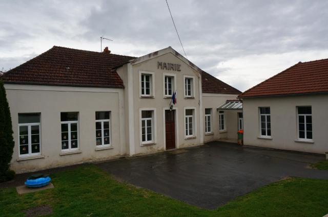vue de Monthurel et cf. le titre.