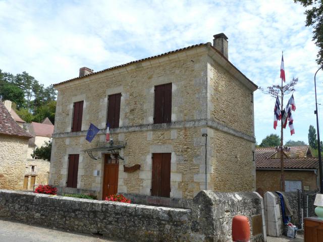 La mairie de Saint-Marcel-du-Périgord, Dordogne, France.