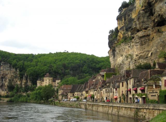 Village of La Roque-Gageac on the river Dordogne, Département Dordogne/France.
