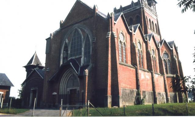façade principale de l'église de Montescourt-Lizerolles