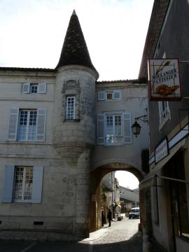 Cet édifice est inscrit au titre des Monuments historiques. Il est répertorié dans la base Mérimée, base de données sur le patrimoine…