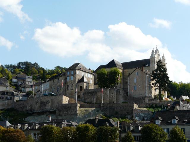 Les remparts de la vielle ville de Terrasson, Terrasson-Lavilledieu, Dordogne, France.