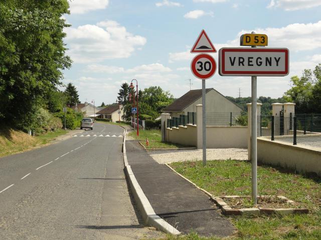 Vregny (Aisne) city limit sign