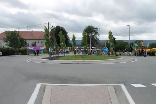 Rond point de Roches-les-Blamont