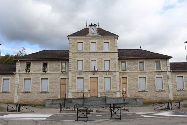 Mairie de Sault-Brénaz.