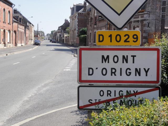 Mont-d'Origny (Aisne) City limit sign