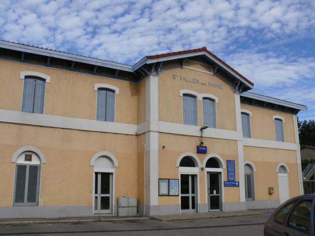 La gare ferroviaire de Saint-Vallier (Drôme, France).