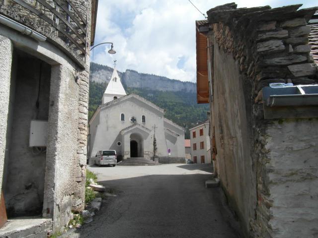 église et rue de Saint-Julien-en-Vercors