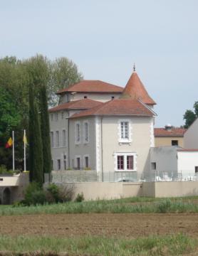 Château de Collonges, commune de Saint-Donat-sur l'Herbasse dans la Drôme