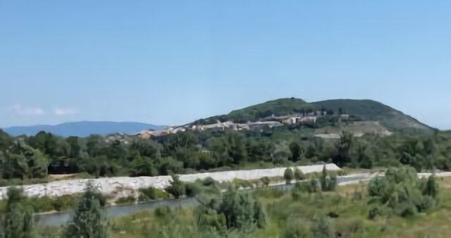LA DROME DEVANT LIVRON