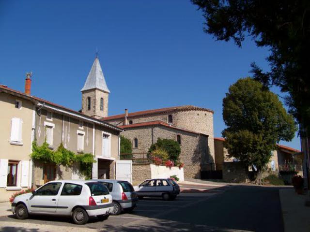 Saint-AVIT la place et l'église