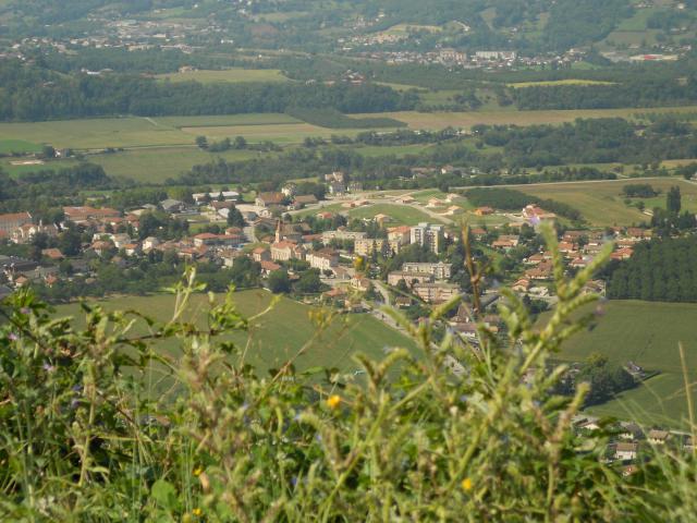 Saint-Jean-en-Royans vu depuis l'est, sur la route montant au col de la Machine.
