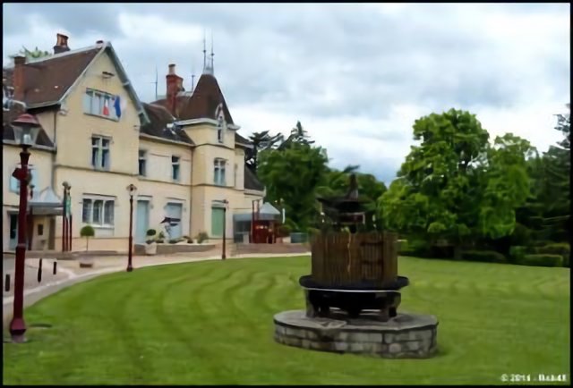 Laveyron - Mairie & parc