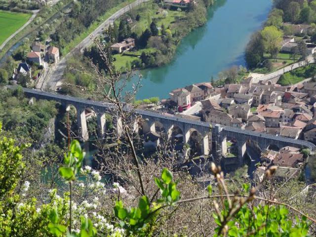 St Nazaire en Royans, l'Aqueduc depuis les Crêtes de Belle-Combe