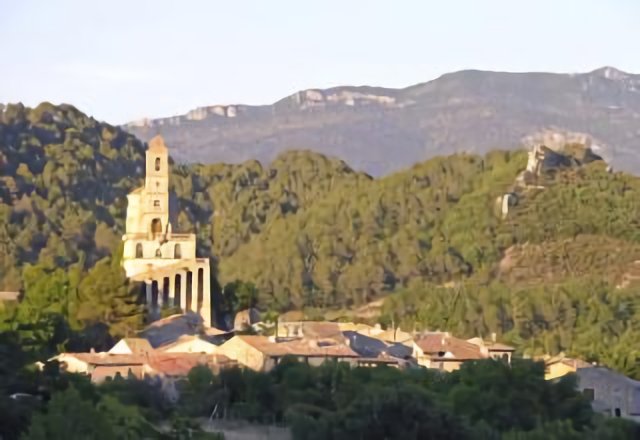Pierrelongue, vu de l'Ouest