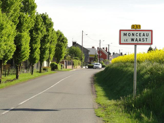 Monceau-le-Waast (Aisne) city limit sign