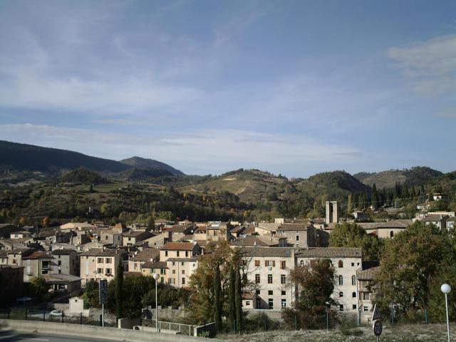 Aperçu du village de Saillans dans la Drôme