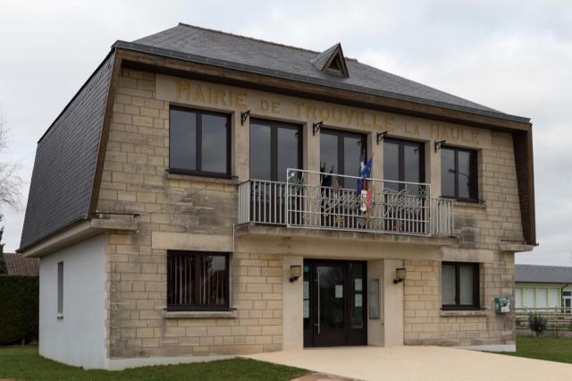Mairie de Trouville-la-Haule.