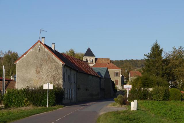 Le village depuis la route de Condé-en-Brie