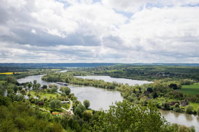 The Seine near Les Andelys, as seen from the trail tot Château Gaillard.