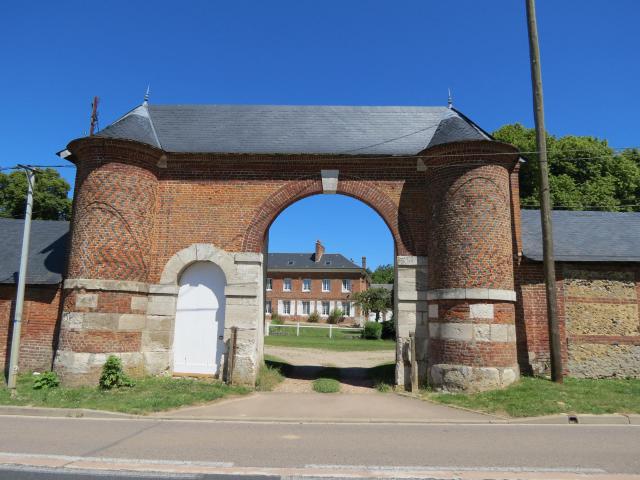 Porche d'entrée de la ferme de Marcouville