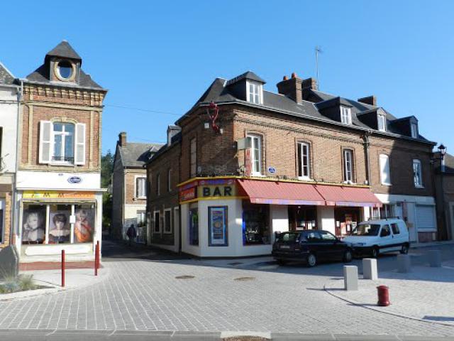Serquigny, une petite place