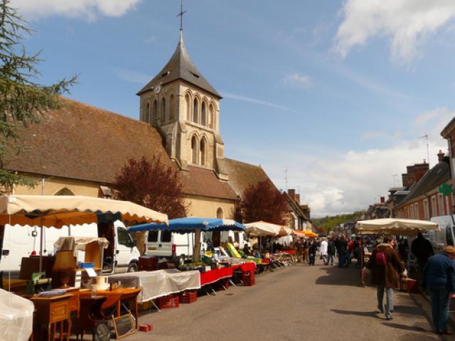 L'église un jour de Foire à tout