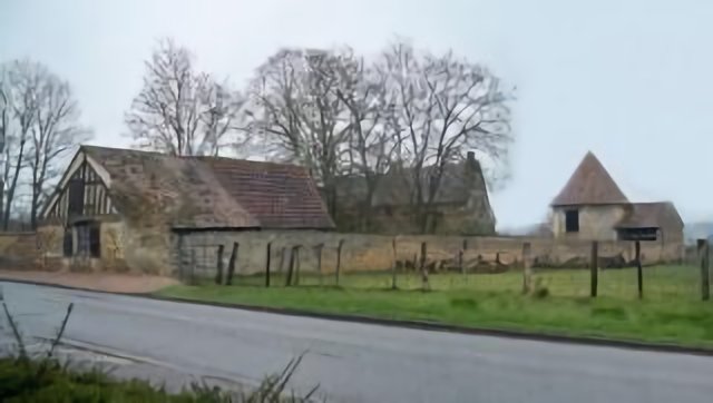 Vieille ferme Croisy sur Eure
